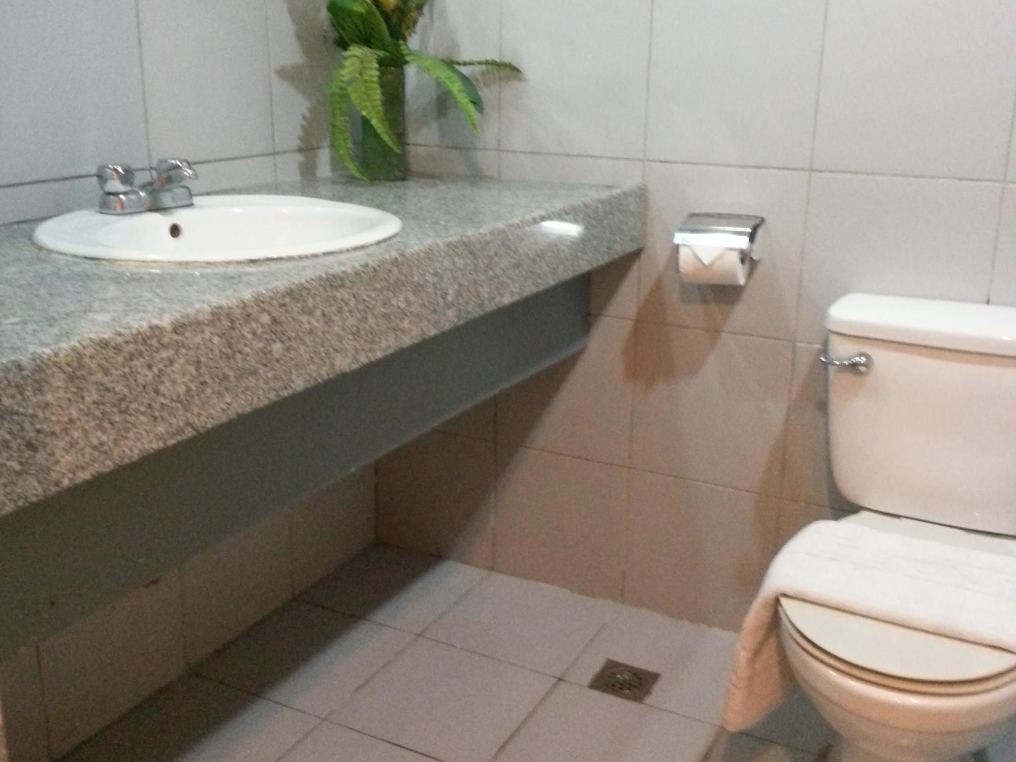 V Hotel 马尼拉 外观 照片