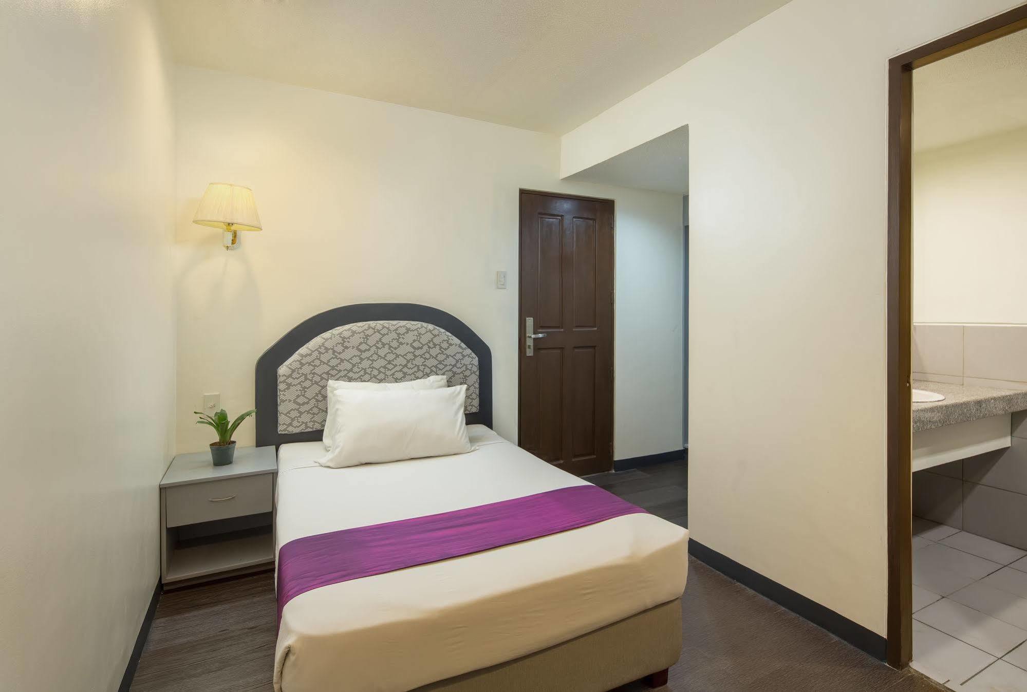 V Hotel 马尼拉 外观 照片